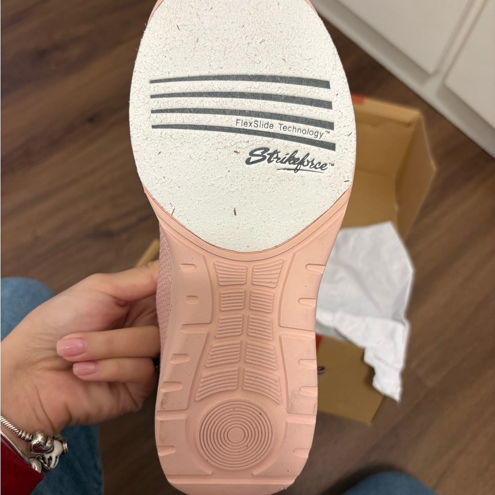 Source Unknown Blush Athletic Shoes NWT - image 3